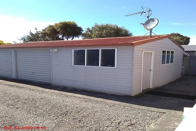 Photo of property in 19 Cologne Street, Martinborough, 5711