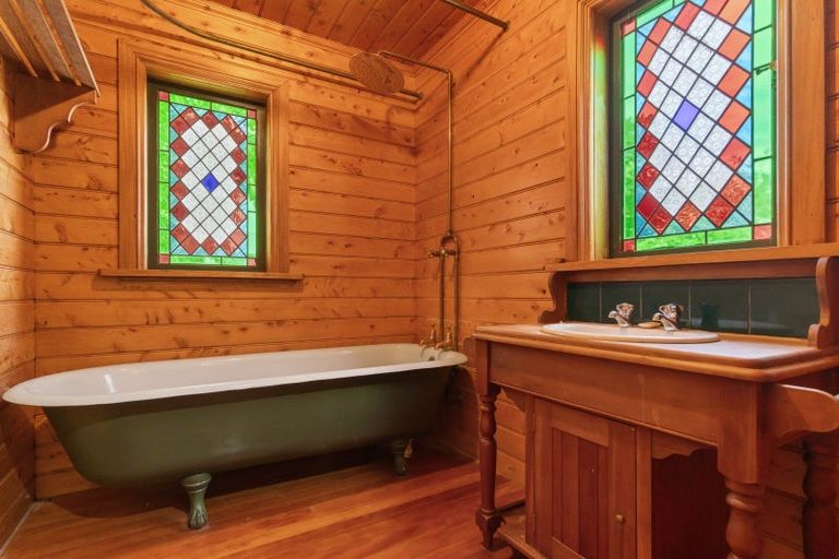 Photo of property in 27 Ferry Road, Martinborough, 5711