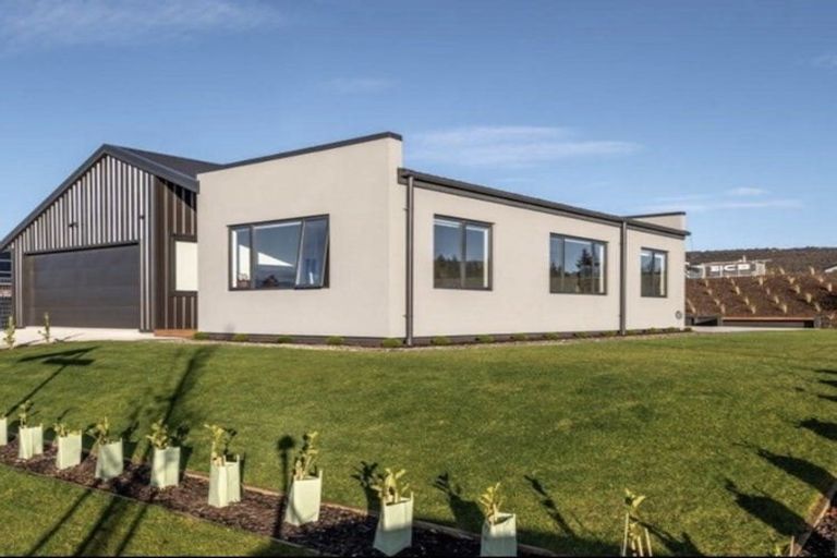 Photo of property in 39 Obelisk Street, Wanaka, 9305