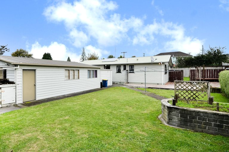 Photo of property in 92 Harrington Road, Henderson, Auckland, 0610