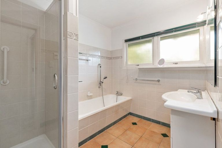 Photo of property in 16 Mayfair Crescent, Mairangi Bay, Auckland, 0630