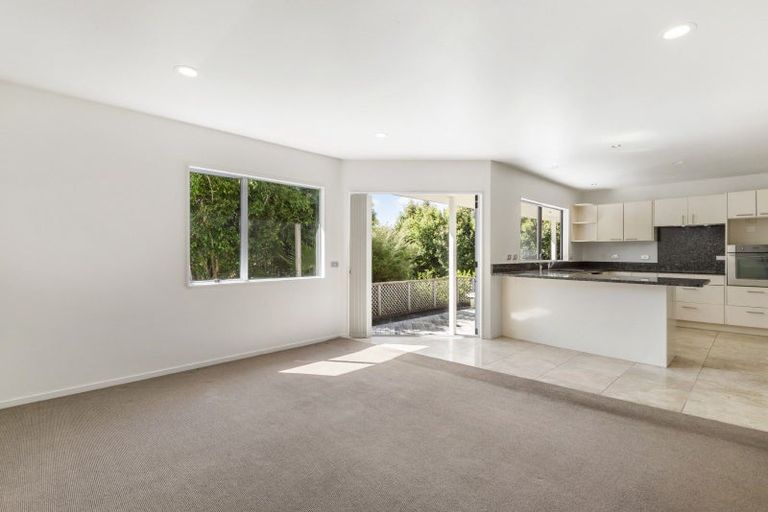 Photo of property in 128 Onetaunga Road, Chatswood, Auckland, 0626