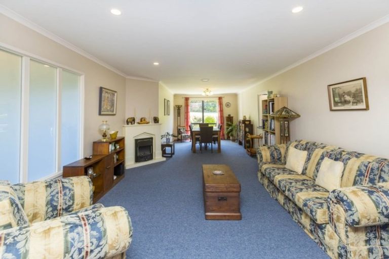 Photo of property in 14 Grace Nicholls Grove, Riverstone Terraces, Upper Hutt, 5018