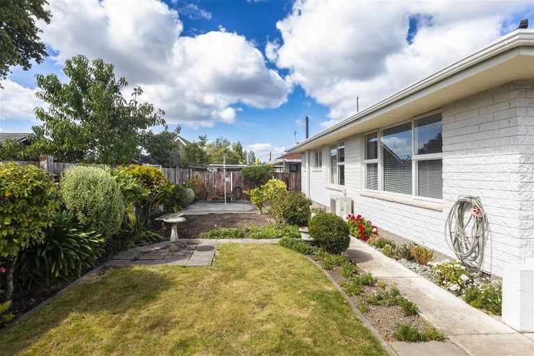 Photo of property in 2/15 Apollo Place, Papanui, Christchurch, 8052