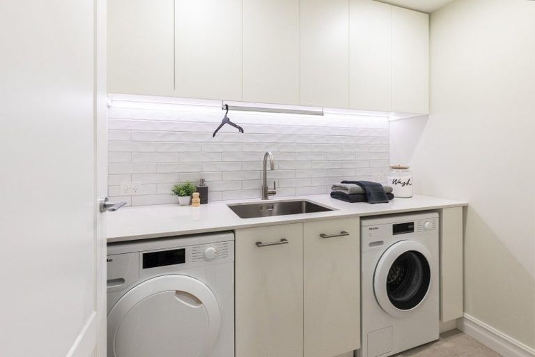 Photo of property in 2 Ayr Street, Riccarton, Christchurch, 8011