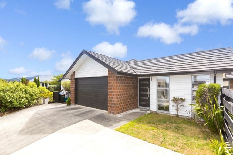 Photo of property in 6 Mount Marua Way, Timberlea, Upper Hutt, 5018