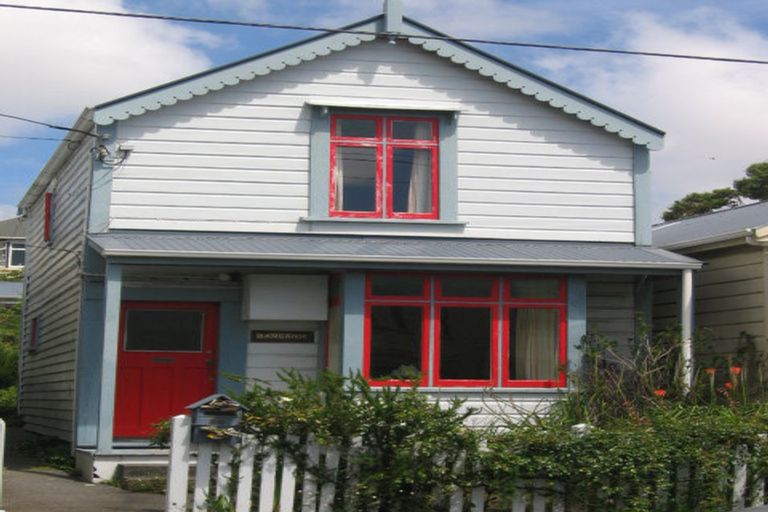Photo of property in 26 Queen Street, Mount Victoria, Wellington, 6011
