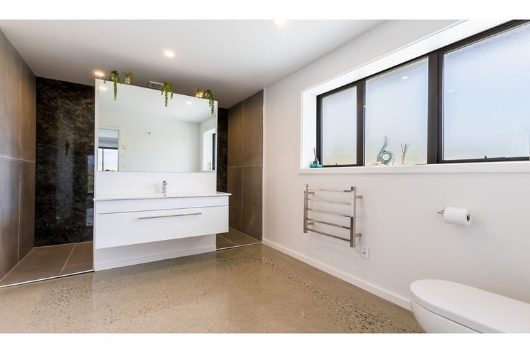 Photo of property in 211 Mcarthur Road, Springvale, Alexandra, 9391