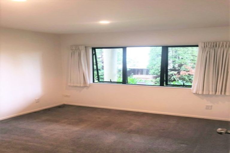 Photo of property in 3/275 East Coast Road, Mairangi Bay, Auckland, 0630