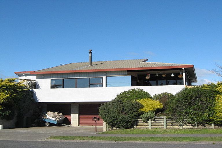 Photo of property in 16 Svenson Road, Waipukurau, 4200