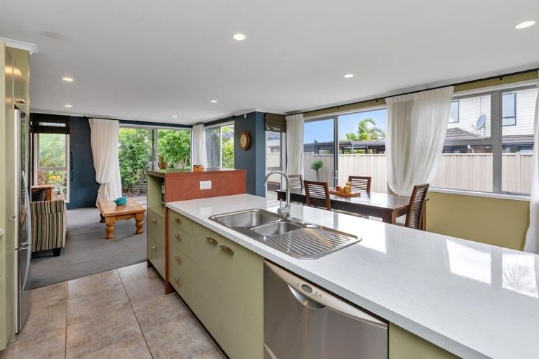 Photo of property in 110 Barbados Way, One Tree Point, 0118