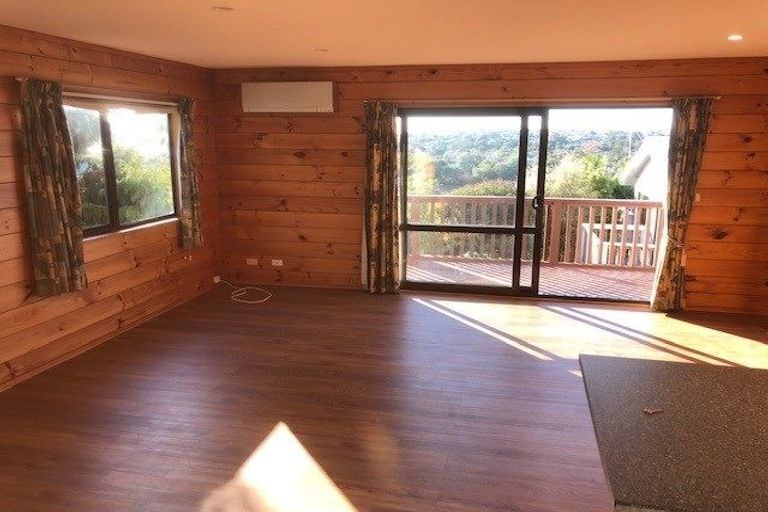 Photo of property in 1/35 Polkinghorne Drive, Manly, Whangaparaoa, 0930