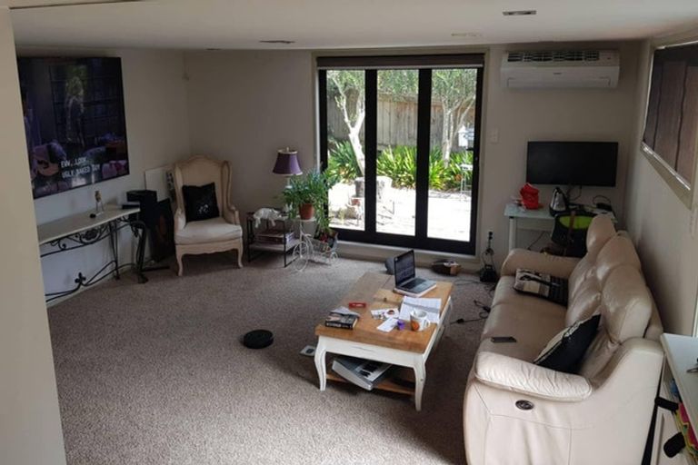 Photo of property in 11 Odin Place, Beach Haven, Auckland, 0626