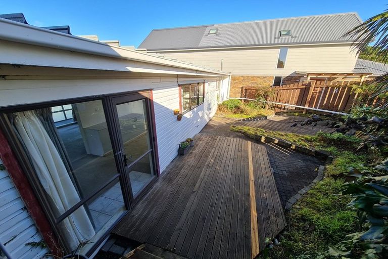 Photo of property in 1/12 Maple Grove, Maungaraki, Lower Hutt, 5010