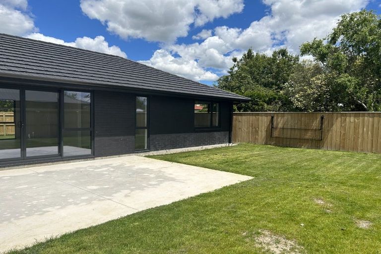 Photo of property in 1 Kakariki Crescent, Carterton, 5713