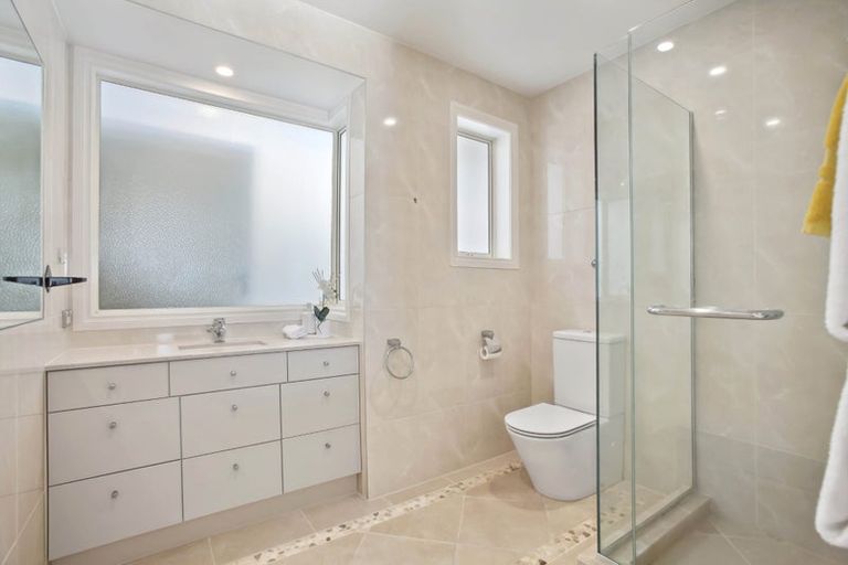 Photo of property in 150 Bleakhouse Road, Mellons Bay, Auckland, 2014