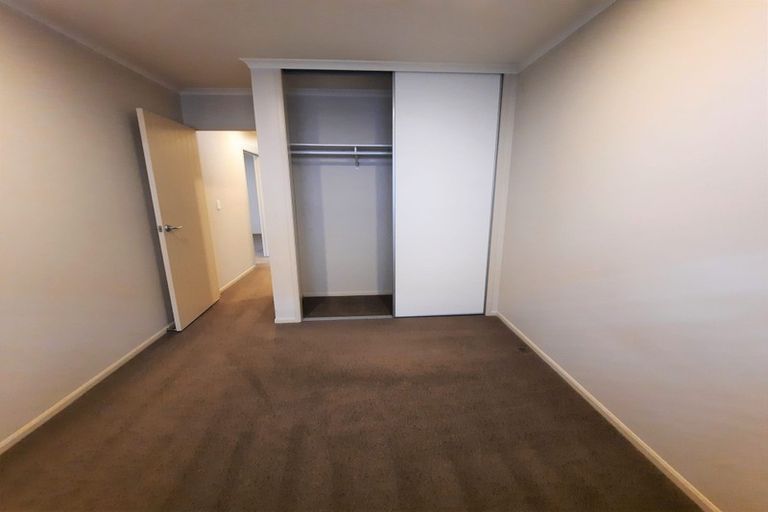 Photo of property in 10 Newbury Place, Schnapper Rock, Auckland, 0632