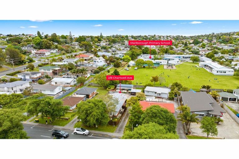 Photo of property in 2/8 Chartwell Avenue, Glenfield, Auckland, 0629