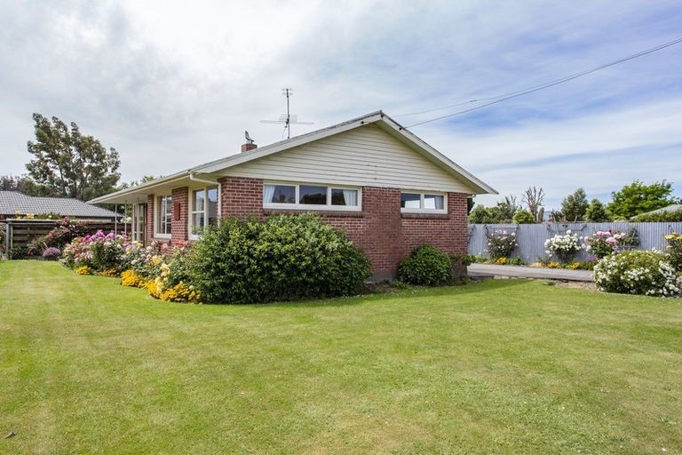 Photo of property in 9 Douglas Road, Amberley, 7410