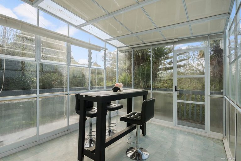 Photo of property in 16 Limmer Place, Browns Bay, Auckland, 0632