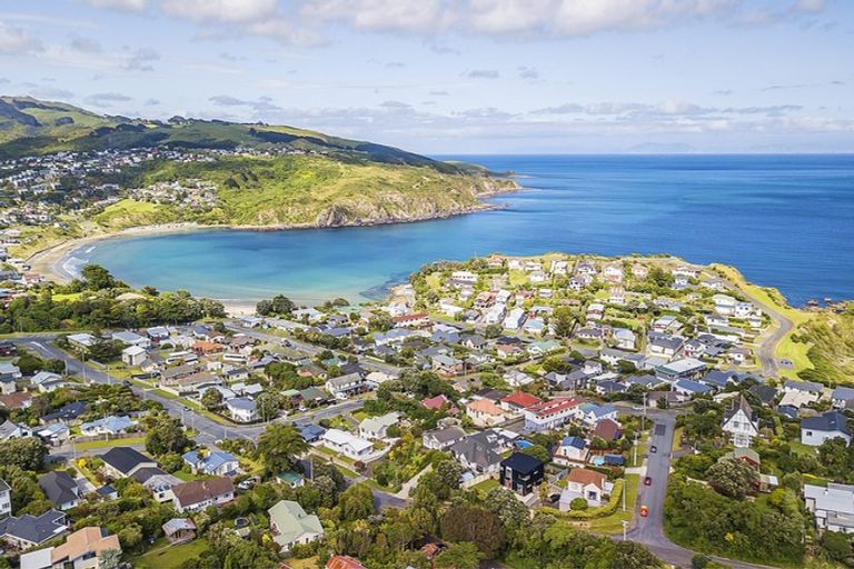 Photo of property in 30 Whanake Street, Titahi Bay, Porirua, 5022