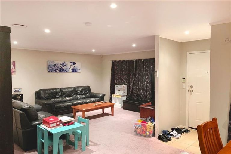 Photo of property in 3 Bernina Place, Weymouth, Auckland, 2103