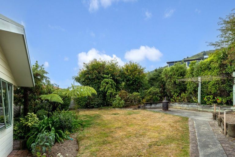 Photo of property in 60 Moana View Road, Waikawa, Picton, 7220