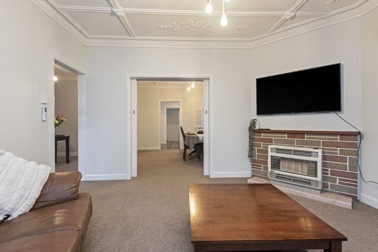 Photo of property in 16 Kowhai Avenue, Takaro, Palmerston North, 4410