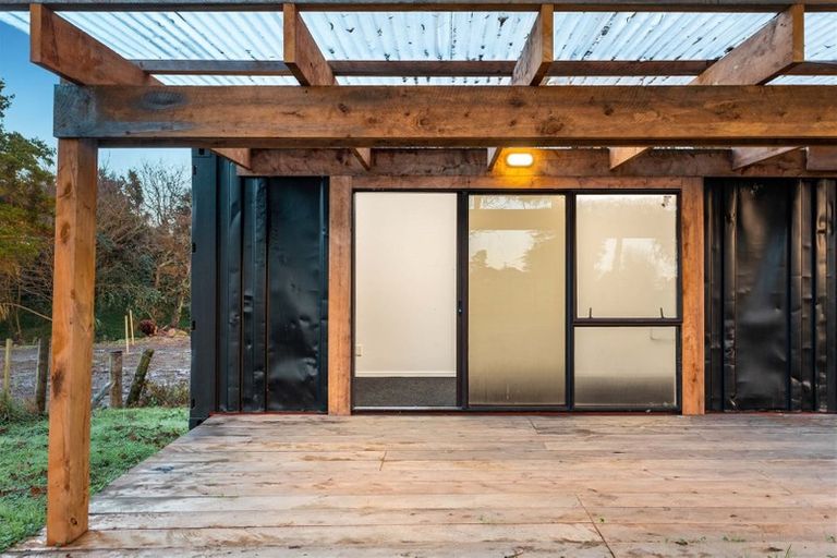 Photo of property in 877 Kahikatea Flat Road, Waitoki, Kaukapakapa, 0871