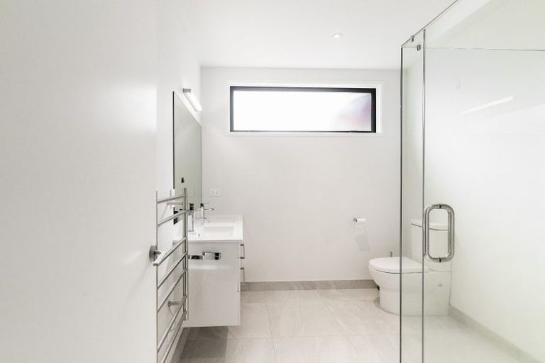 Photo of property in 1 Gallantry Crescent, Papakura, 2110