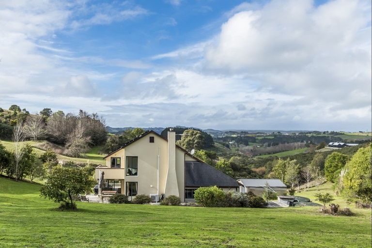 Photo of property in 39 Sandstone Road, Whitford, Manurewa, 2576