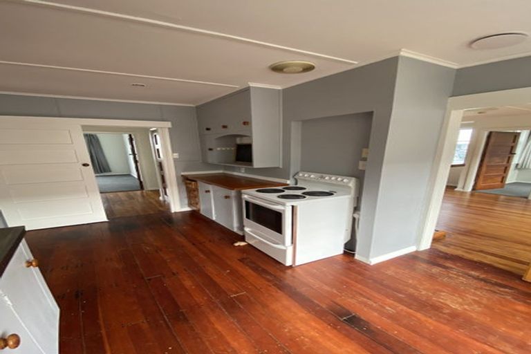 Photo of property in 654 Featherston Street, Roslyn, Palmerston North, 4414