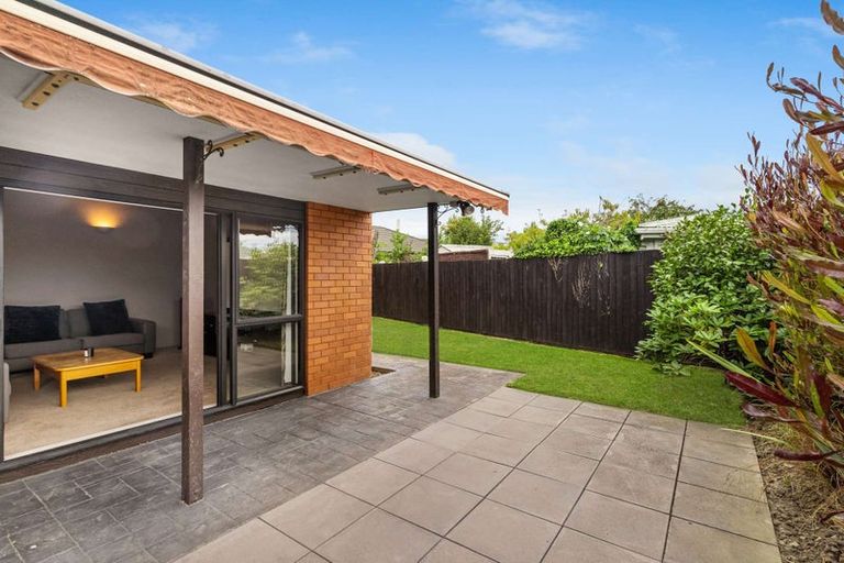 Photo of property in 2/14 Jocelyn Street, Casebrook, Christchurch, 8051