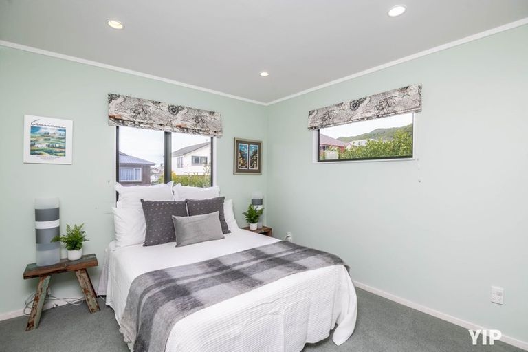 Photo of property in 4 Meadowcroft Grove, Johnsonville, Wellington, 6037