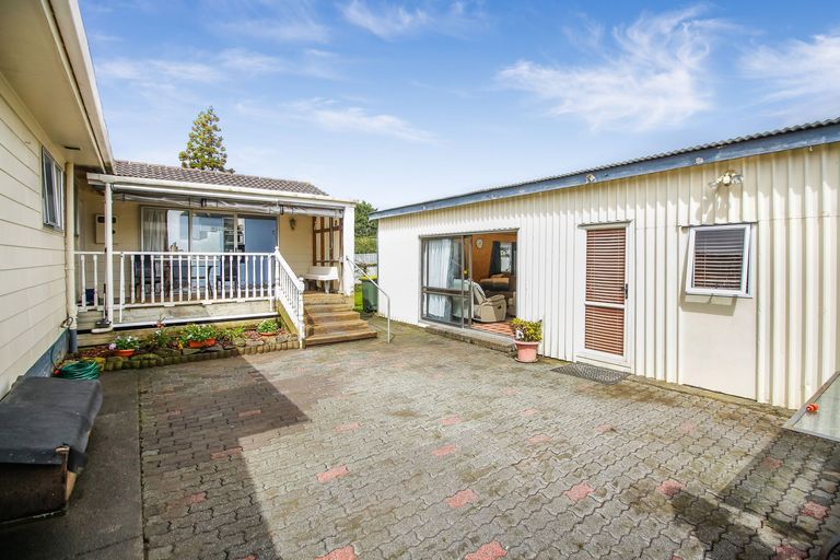 Photo of property in 5 Karina Place, Glen Eden, Auckland, 0602