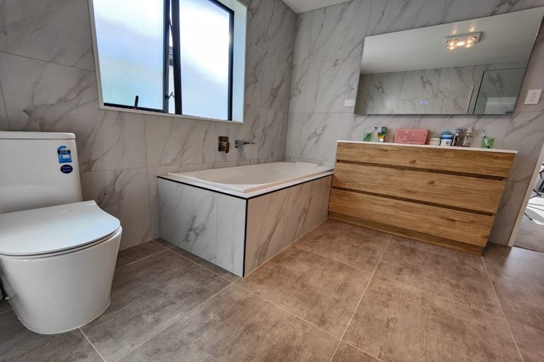 Photo of property in 12 Ngaki Street, Flat Bush, Auckland, 2019