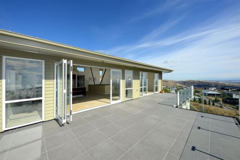 Photo of property in 4 Clearview Lane, Mount Pleasant, Christchurch, 8081