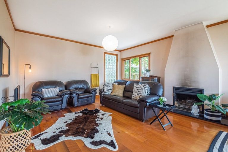 Photo of property in 9 Merani Street, Narrow Neck, Auckland, 0622