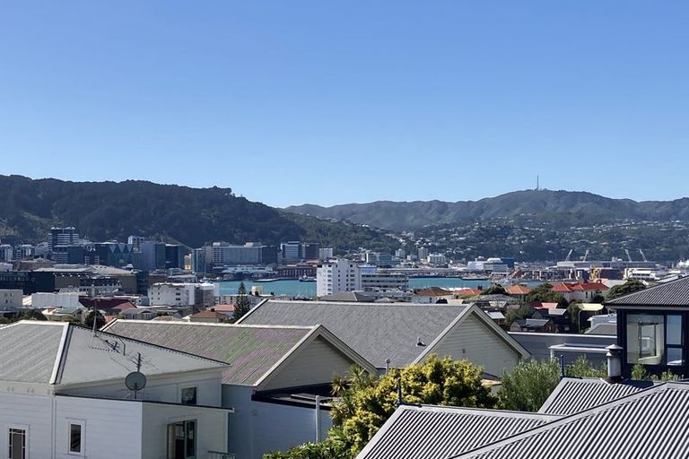 Photo of property in 8/2 Scarborough Terrace, Mount Victoria, Wellington, 6011