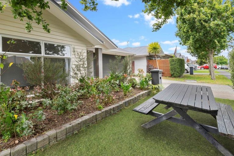 Photo of property in 11 Poaka Avenue, Takanini, 2112