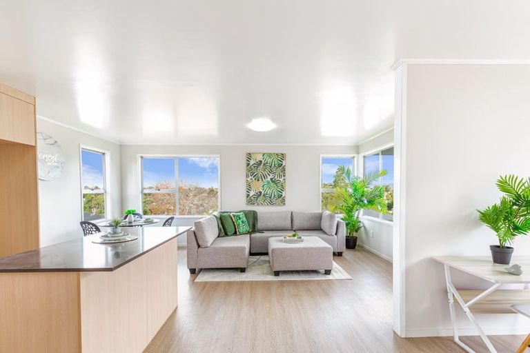 Photo of property in 13 Cherry Tree Place, Massey, Auckland, 0614