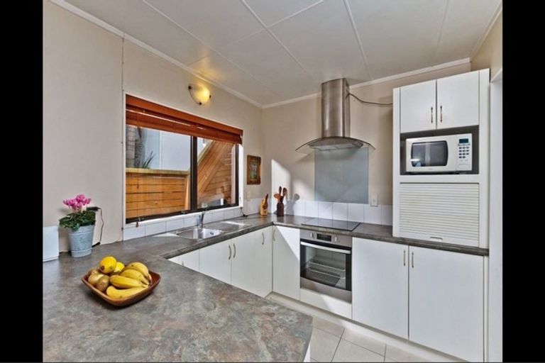 Photo of property in 251 Sunset Road, Sunnynook, Auckland, 0632