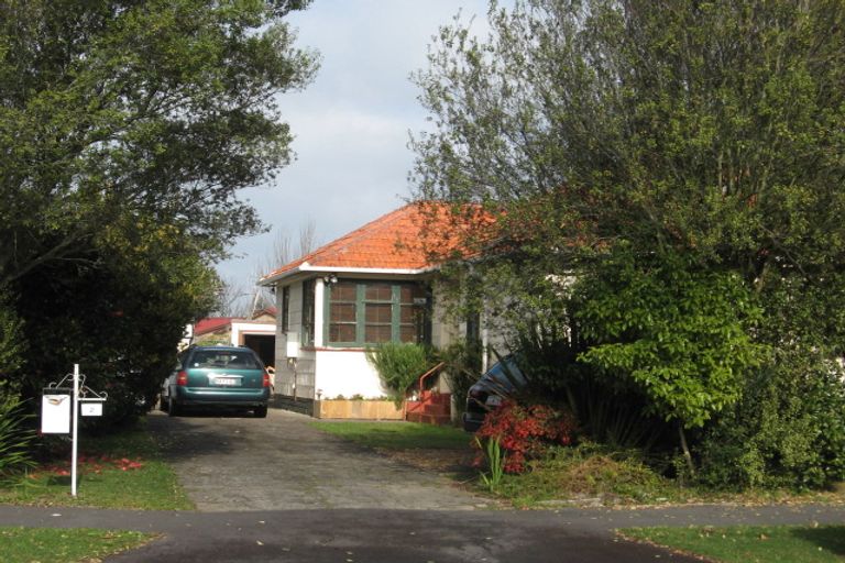 Photo of property in 2 Watts Crescent, Hamilton East, Hamilton, 3216