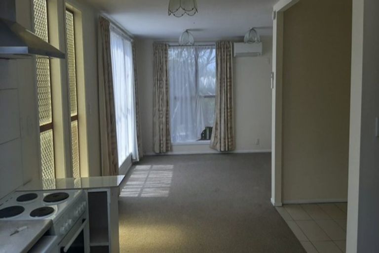 Photo of property in 109 Akaroa Drive, Maupuia, Wellington, 6022