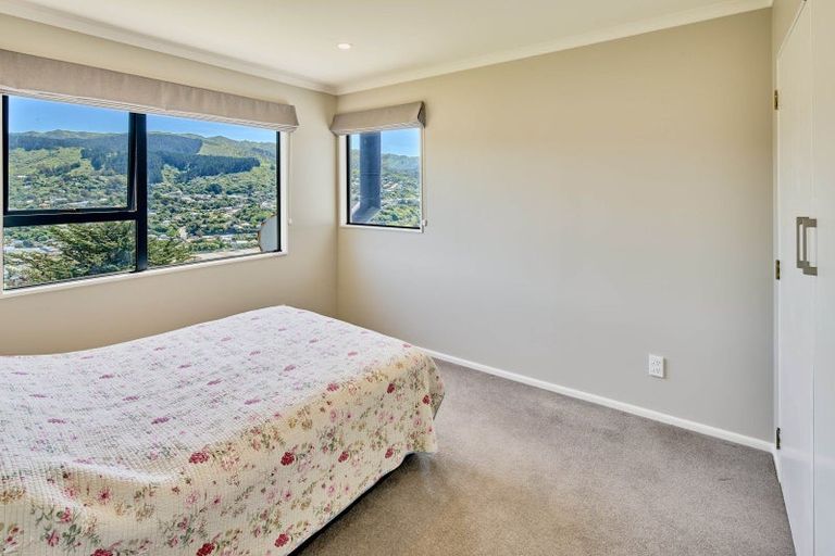 Photo of property in 122 Woodman Drive, Tawa, Wellington, 5028