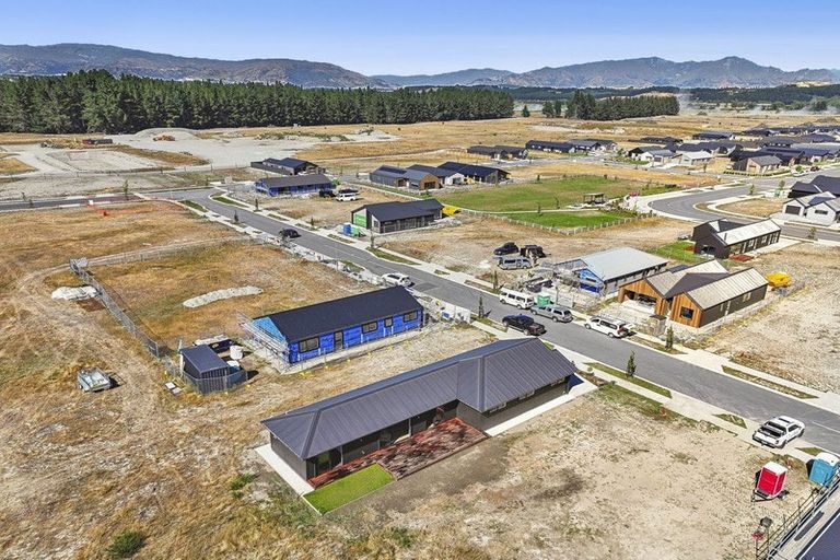 Photo of property in 37 Gillespie Street, Lake Hawea, 9382