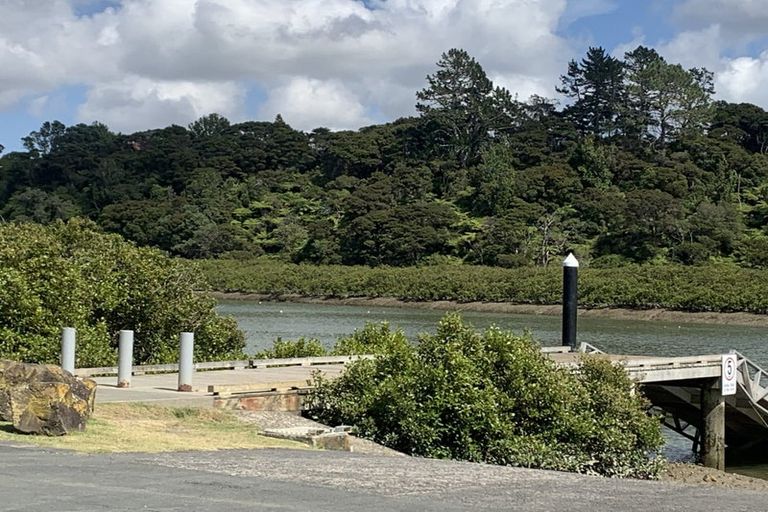 Photo of property in 106c Taikata Road, Te Atatu Peninsula, Auckland, 0610