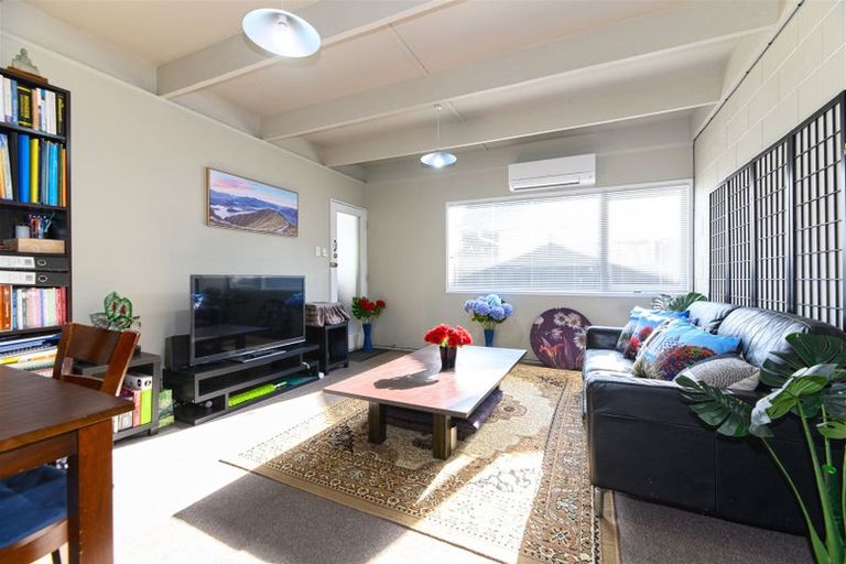 Photo of property in 3/5 Keeling Road, Henderson, Auckland, 0612