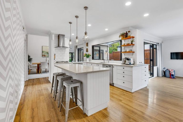 Photo of property in 11 Huntaway Lane, Te Atatu Peninsula, Auckland, 0610