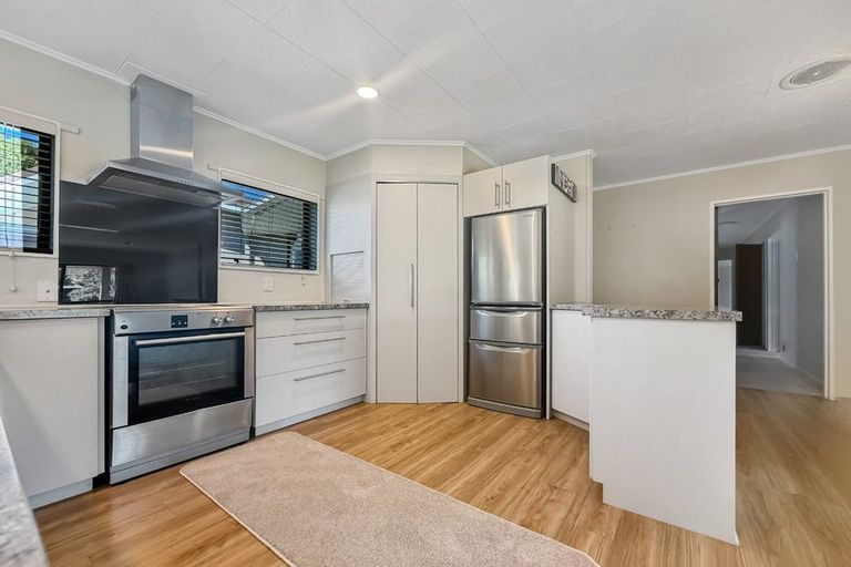 Photo of property in 8 Churchill Drive, Taradale, Napier, 4112